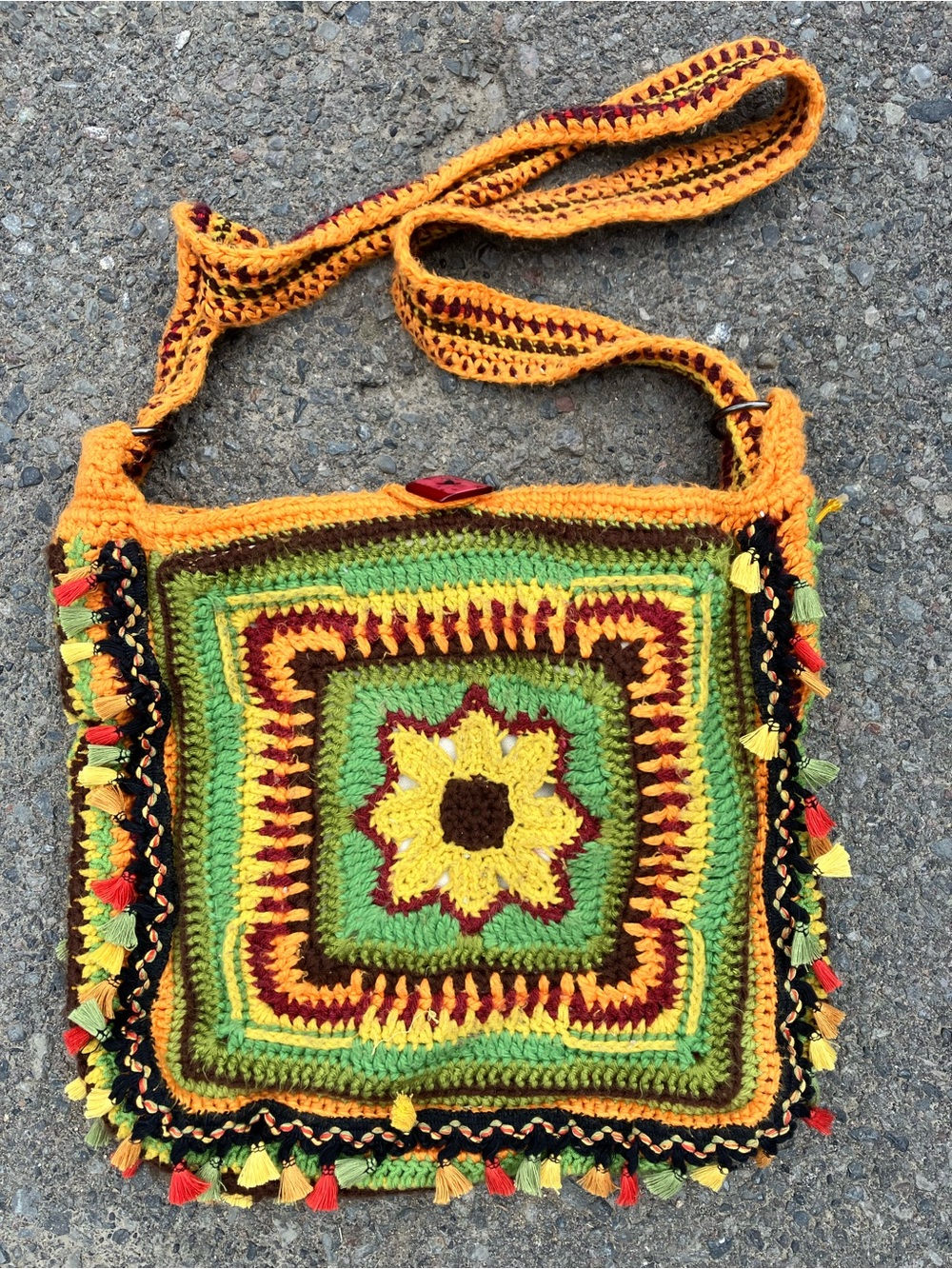 Gorgeous crocheted flower bag